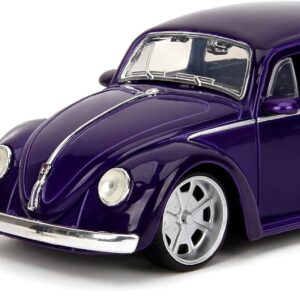 רכב אספנות עם דמות וונדסדיי מבית ג'אדה